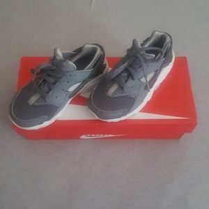 Nike Huarache Run size 11